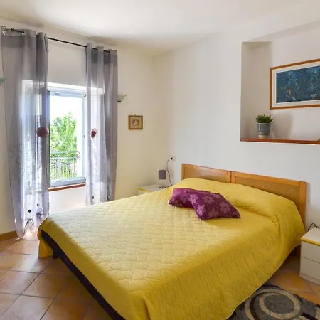 Lovely In With Kitchen Apartmán *
